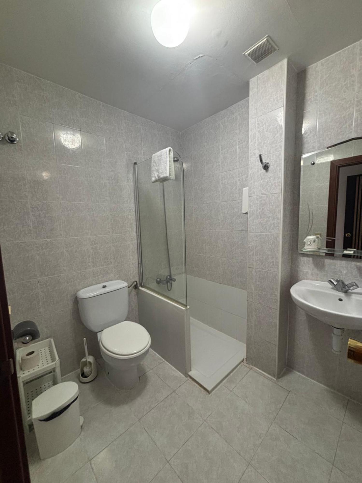 Hostal Legaz Funes Exteriör bild