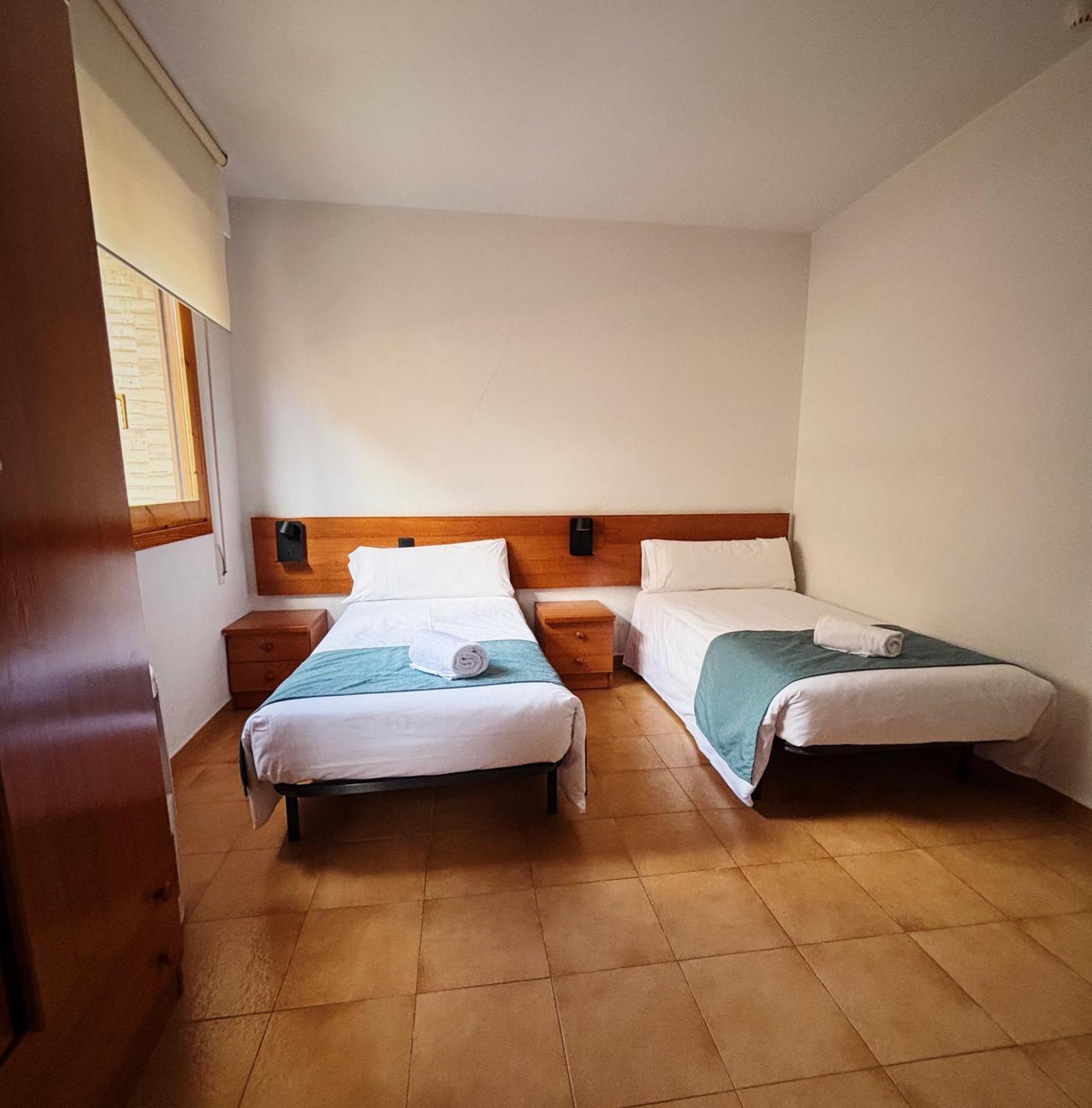 Hostal Legaz Funes Exteriör bild