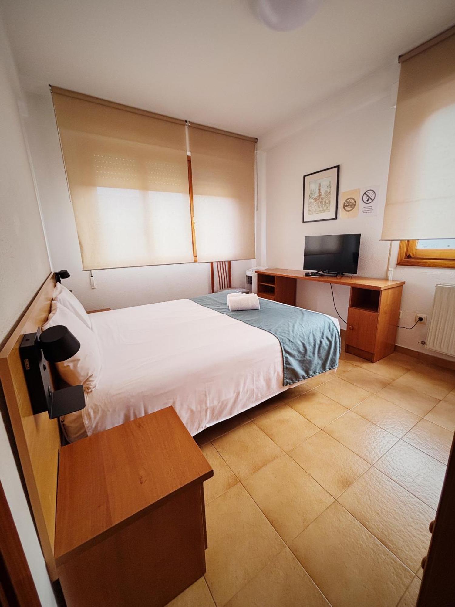 Hostal Legaz Funes Exteriör bild